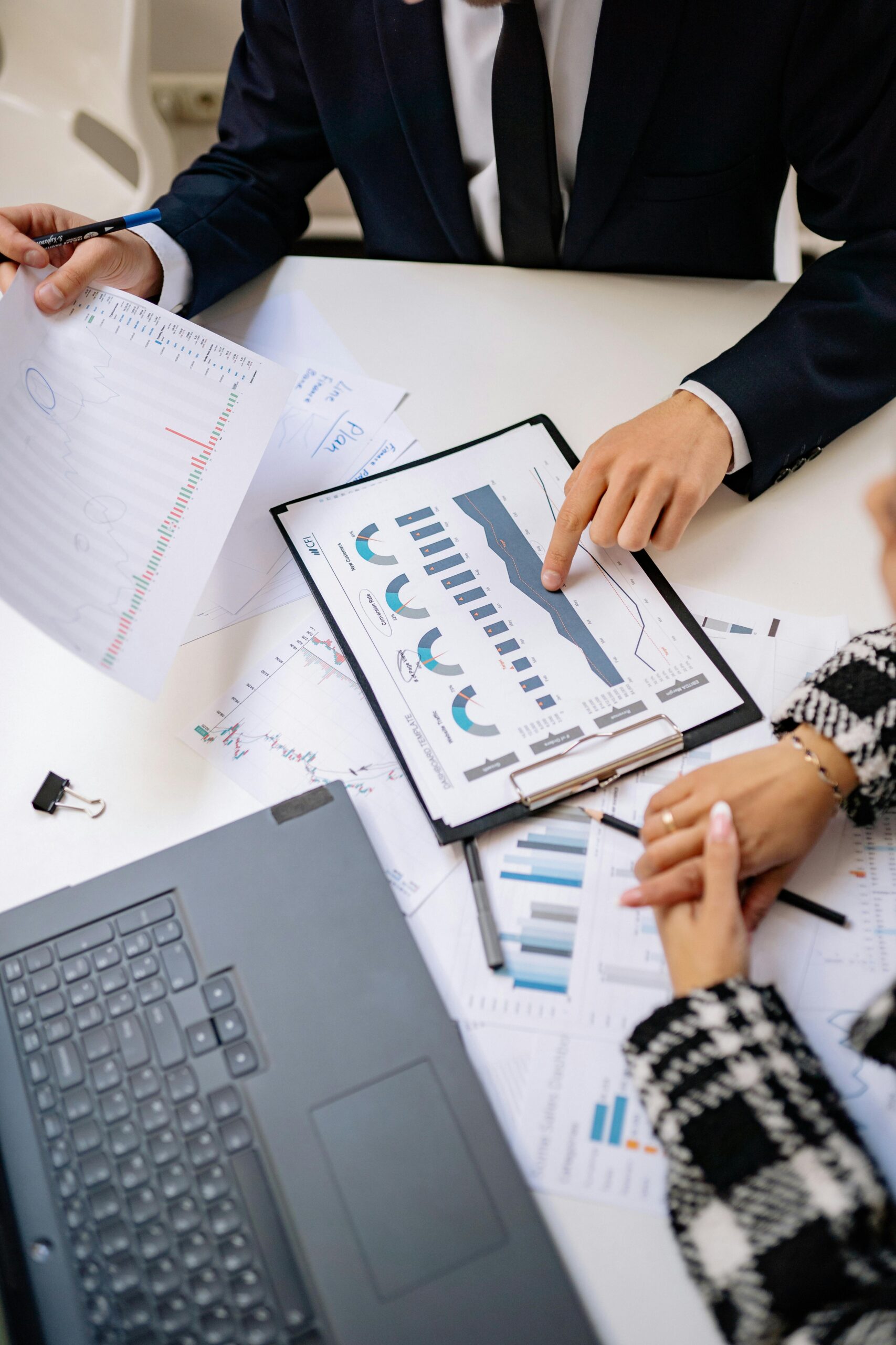 Konaklama Sektöründe Veri Devrimi: Oteller Neden Power BI Kullanmalı? Pexels Yankrukov 7693199 Scaled